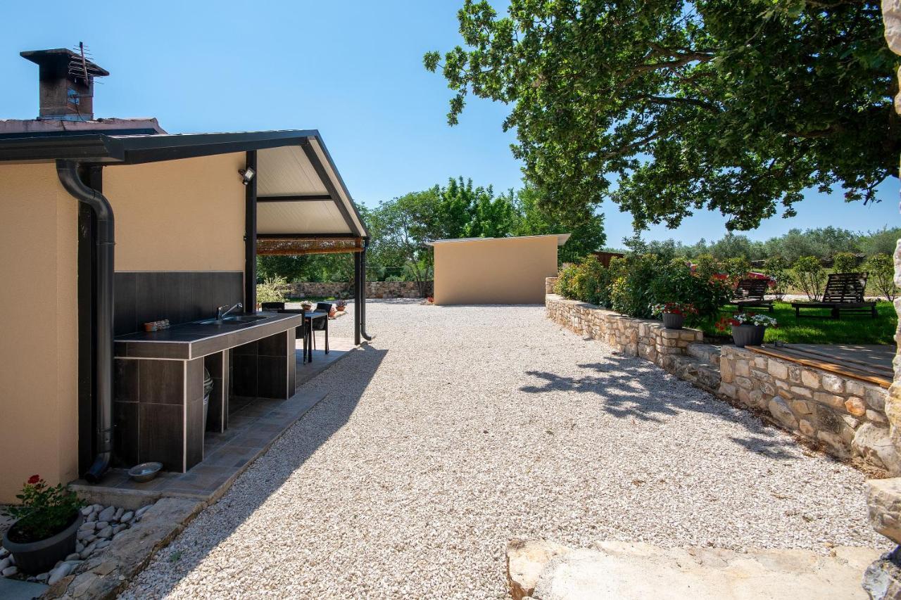 Old Oak Holiday House Villa Rovinj Exterior photo